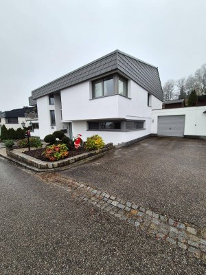 WOHNEN ÜBER LINZ | Helle, neu sanierte 3 Zimmer Wohnung am beliebten Freinberg