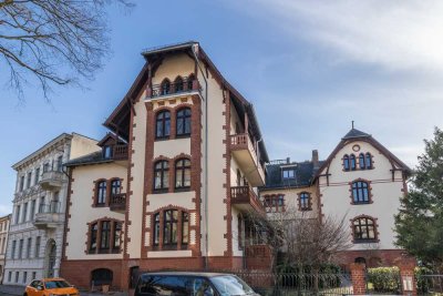 Wohnen im Luisenpalais: Exklusive 3-Zimmer Wohnung - Historische Pracht - inkl. Parkplatz