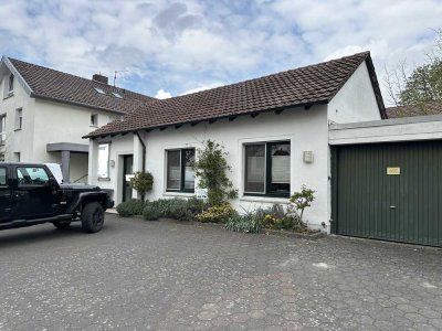 Wohnhaus mit Praxis/Büro/Einliegerwohnung