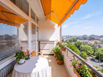 Architekturikone mit spektakulärer Aussicht: 4-Zimmer-Wohnung im Hansaviertel - (fast) ganz oben!