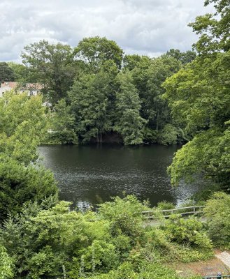 Blick auf Hubertus-See Grunewald mit Garten