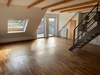 Geschmackvolle 4-Zimmer-Wohnung mit Galerie, Balkon und Einbauküche in Hannover