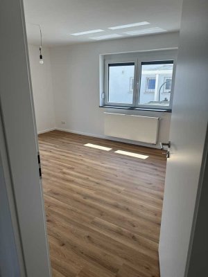Erstbezug nach Sanierung: stilvolle 3-Zimmer-Wohnung mit Balkon in Remseck am Neckar