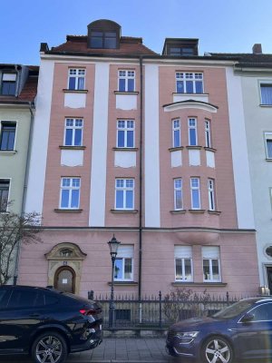 Gemütliche 3-Zi-DG-Wohnung in gepflegtem Altbau mit Balkon in Bamberg-Ost