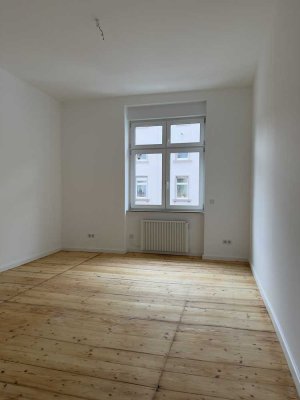 Rödelheim: Kernsanierte großzügige Bel Etage-Wohnung zur WG-Gründung