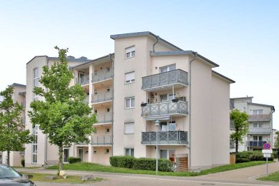 Kapitalanlage mit Potenzial: 2-Zimmer-Wohnung mit Aufzug und Stellplatz in grüner Lage