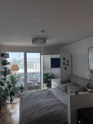 1-Zimmer Wohnung mit Balkon im 3. OG in München-Moosach