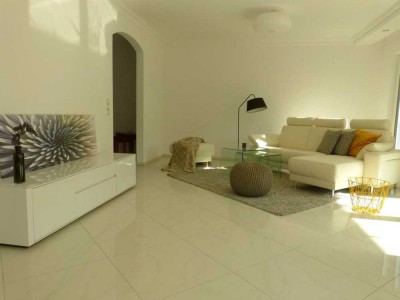 * Was ganz BESONDERES *   1 Familienhaus In Niedernhausen.....!