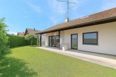 VIEL PLATZ FÜR DIE GANZE FAMILIE + GARTEN + CARPORT