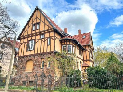 Jugendstilcharme kombiniert mit modernem Komfort - Dachgeschosswohnung in Erfurt