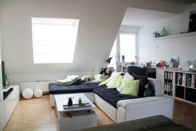 Helle 2-Zimmer Dachgeschosswohnung mit Balkon in Aschaffenburg Stadtmitte
