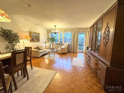 Attraktive 3 Zimmer-Wohnung mit Sonnenbalkon / Parkblick / teilmöbliert