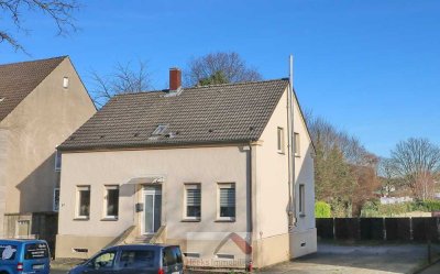 frei stehendes Wohnhaus mit großem Grundstück in Disteln