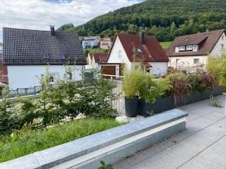 *** Interessante Halbhöhenlage von Oberkochen - neuwertige 2 Zi. Mietwohnung mit Aufzug ***