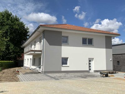 Helle 3-Raum Wohnung mit Terrasse und Garten