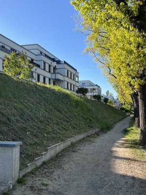 Stilvolle, neuwertige 3-Zimmer-Wohnung mit Balkon und Einbauküche in Berlin