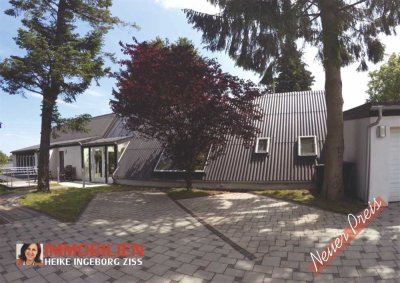 NEUER PREIS: Modernes Landleben - Architektenhaus mit Holz und Glas - ohne Käuferprovision
