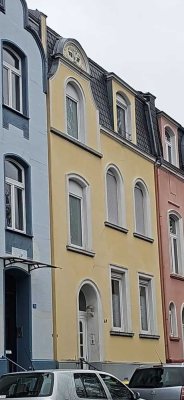 Zwei-Zimmer Wohnung in Jugendstil-Reihenhaus in Krefeld Bockum