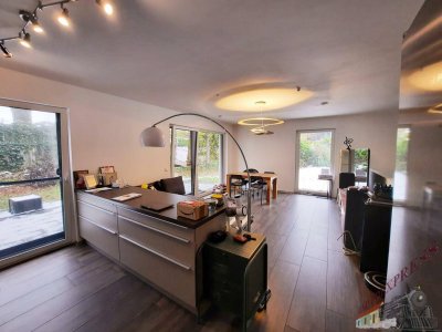 Preisturz! Repräsentative Gartenwohnung ! -4 Zimmer - 2 Etagen - 2 Gärten - 2 TG-Plätze top Lage