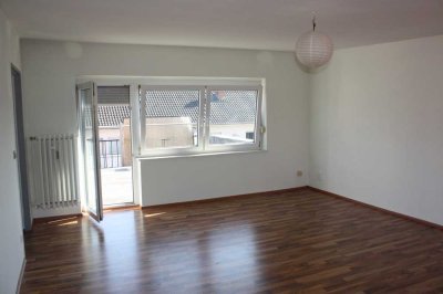 Helle, freundliche 1 ZKB Penthouse Wohnung mit grosser Dachterrasse