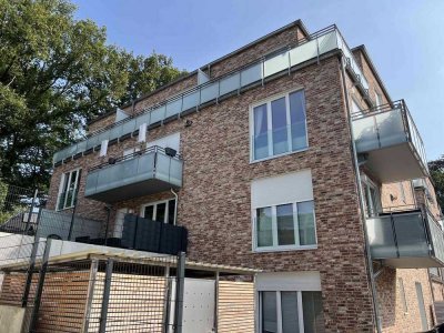 Wohnen über zwei Ebenen // Exklusive 3,5 Zi.-Whg. inkl. EBK, 2 Duschbädern & 2 Dachterrassen.