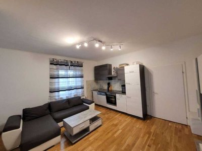 Stilvolle, gepflegte 1,5-Zimmer-Wohnung mit Einbauküche in Harthausen