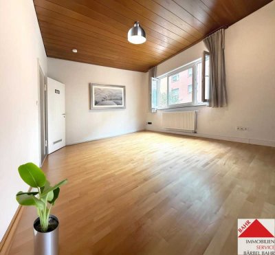 Praktische, ruhige Stadtwohnung: Küche, Bad, Balkon, Zentrumsnah!