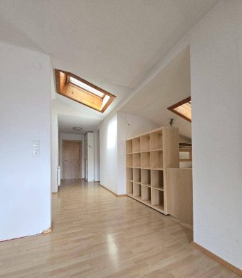 Fügen - großzügige 4 Zimmerwohnung im Dornröschenschlaf