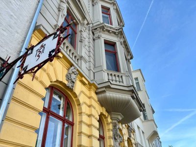 Obertrave-Wasserblick | Fahrstuhl | Historischer Altbau - Bezugsfreie ETW in bester Innenstadtlage