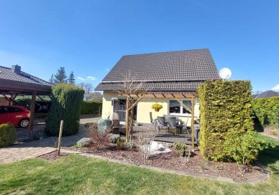 Charmantes EFH mit gepflegtem Grundstück & Terrasse in Kiekebusch zu verkaufen.