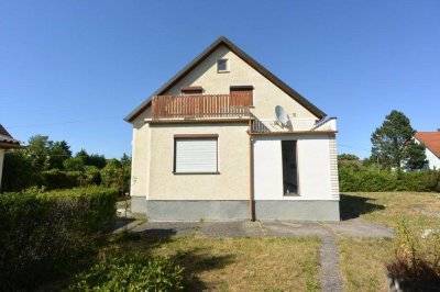 Schönes großes Grundstück mit 1030 m² inkl. sanierungsbedürftigen Einfamilienhaus!