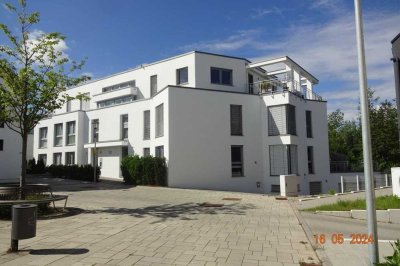 Sonnige, exklusive 4,5 Zi.- Wohnung, 140 m², OG,  Balkon, Sauna, Aufzug in die Whg., TG, Hausdienst
