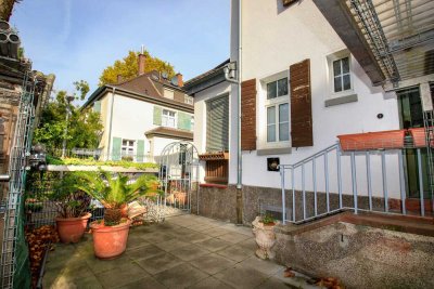 Historischer Charme trifft Wohnpotenzial – 6,5 Zimmer mit Terrasse und Stellplatz