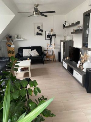 3,5 Zi. + Loggia Wohnen über den Dächern der Stadt. Ruhig und doch zentral. DG-Wohnung
