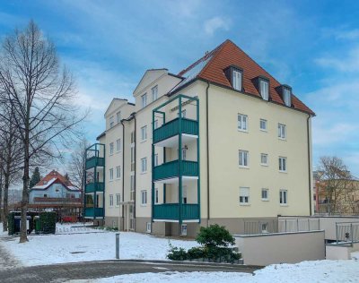 Laubegast/Lindenpark: Ruhige Dachgeschoss-Maisonette-Wohnung mit zwei Zimmern und Balkon in Elbnähe