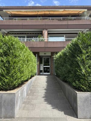 Exklusive, sanierte 3,5-Raum-Wohnung mit gehobener Innenausstattung mit Balkon in Köln Junkersdorf