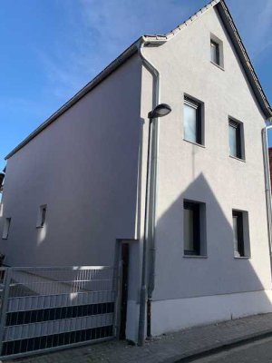 Modernes, kernsaniertes Haus in der Altstadt von Hemsbach – Erstbezug ab 01.05.2025