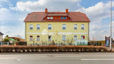 Großzügiges Zweifamilienhaus mit Nebengebäude, 1.040 m² Grundstück, Garagen, Kamin & EBK