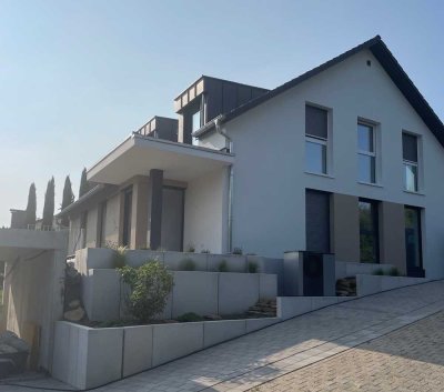 Neubau Erstbezug, großzügige, helle 1,5-Zi-DG-Wohnung Effizienzklasse A+ in Ispringen