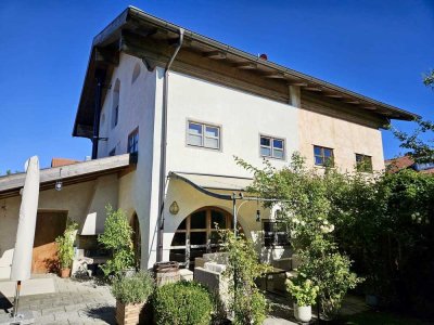 Charmante Doppelhaushälfte mit traditionellem Flair und modernem Wohnkomfort