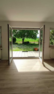 Renovierte EG–Wohnung mit 4 Zimmern, Terrasse+Garten in Herxheim–Hayna