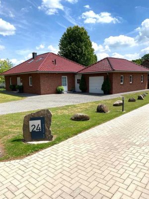 Schicker neuwertiger Bungalow für die Familie oder auch für den Lebensabend, in TOP Lage.
KP: VB