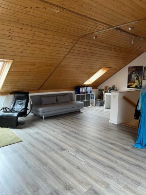 Gepflegtes Haus mit sechs Zimmern und Einbauküche in Kaiserslautern