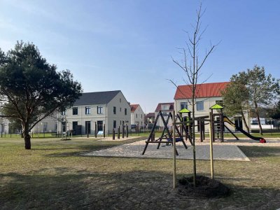 Nähe Velten, Hennigsdorf, Falkensee: NKM 12,55 €/ m² inkl. Gartenanteil und Stellplatz