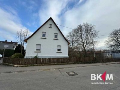Genehmigt 4 Fam. Haus - Sanierungsbedürftiges Einfamilienhaus