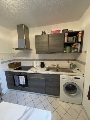 Helle 2-Zimmer-Wohnung mit EBK, Balkon und Stellplatz