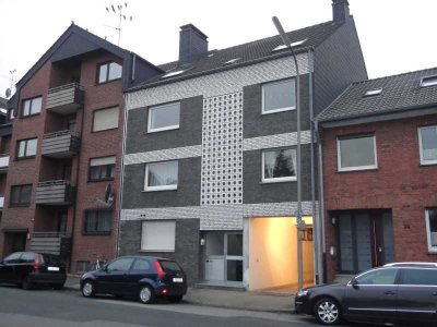 Geräumiges, helles 1,5-Zimmer-Souterrain-Appartement in der Nähe des Moerser Zentrums
