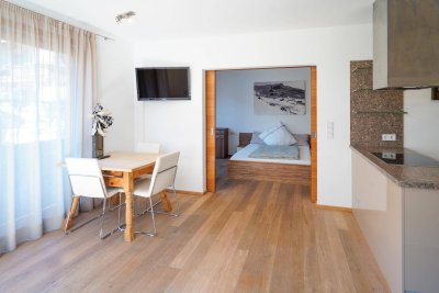 2-Zimmer-Wohnung mit Terrasse &amp; Hahnenkamm-Blick