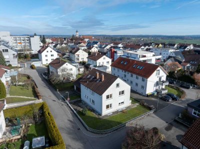 Sofort bezugsfrei!
Großzügiges Zweifamilienhaus mit Potenzial in attraktiver Lage von Aulendorf