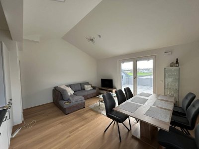 Ruhige und helle 2-Zimmer Dachgeschosswohnung in Wals-Siezenheim zu vermieten